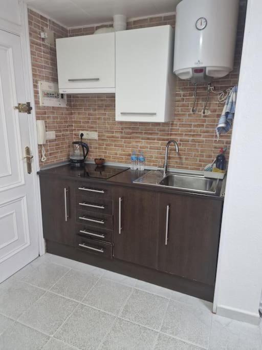 Studio Flat 150M Away From Beach Torrevieja Exterior foto